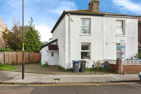 3 bed property, in Church Road, £425,000