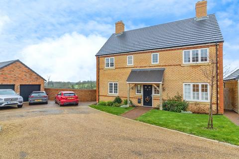 4 bed property, in Cherry Leas, £700,000