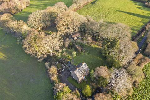 4 bed property, in Chilsham Lane, £650,000