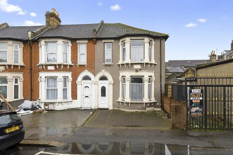 3 bed property, in Windsor Road, £515,000