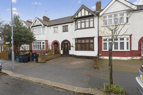 3 bed property, in Brockham Drive, £600,000