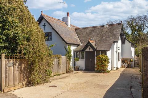 6 bed property, in Peeks Brook Lane, £1,100,000
