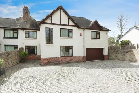 4 bed property, in Sandy Lane, £480,000