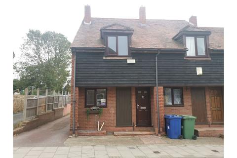 2 bed property, in High Street, £260,000