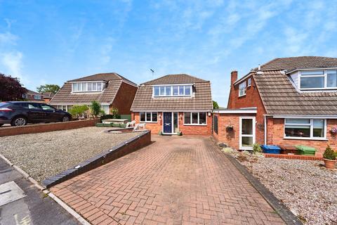 3 bed property, in Fountain Fold, £312,999
