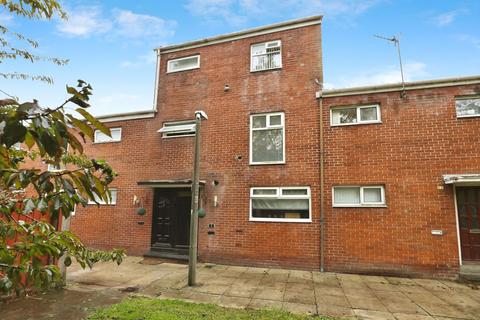 5 bed property, in Carfield, £160,000