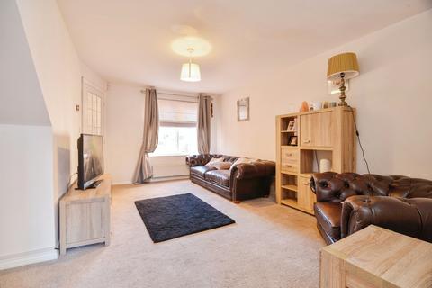 3 bed property, in Nightingale Drive, £120,000