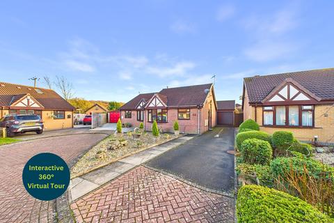 2 bed property, in Sands Lane, £145,000