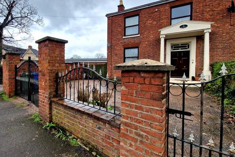 4 bed property, in Market Street, £510,000