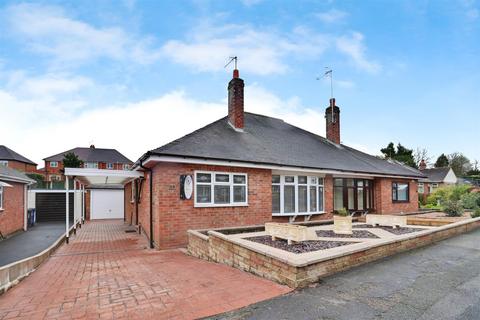 2 bed property, in Brookside Close, £280,000