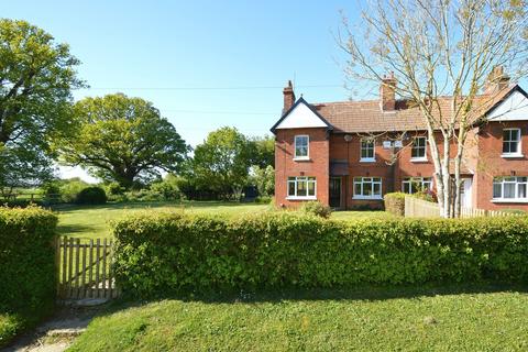 3 bed property, in Gestingthorpe, £385,000