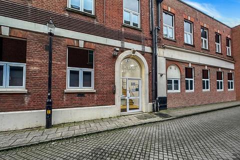 1 bed property, in Eld Lane, £140,000