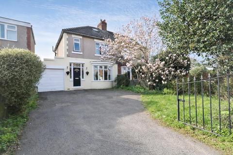 3 bed property, in Station Road, £250,000