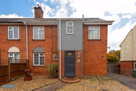 3 bed property, in Alexandra Road, £280,000