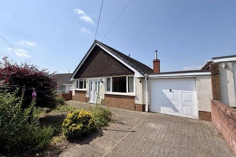 3 bed property, in Poplars Road, £375,000
