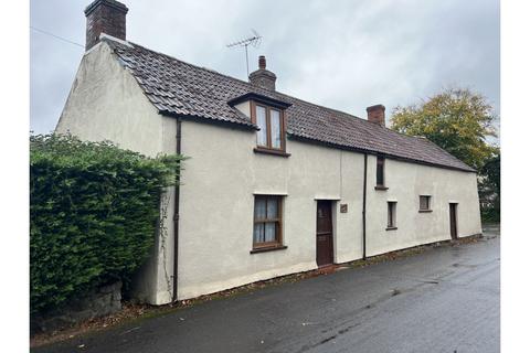 2 bed property, in Kent Street, £500,000
