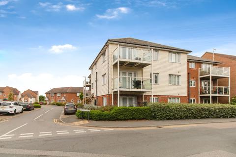 2 bed property, in Malt Kiln Place, £250,000