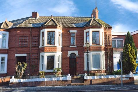 4 bed property, in Brays Lane, £310,000