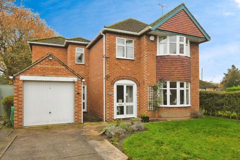 4 bed property, in Waterloo Lane, £385,000