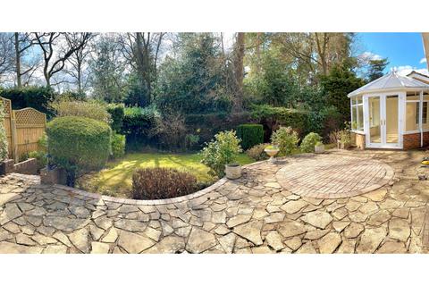 4 bed property, in Hurstwood, £925,000