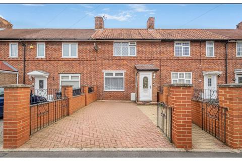 3 bed property, in Evesham Road, £499,950