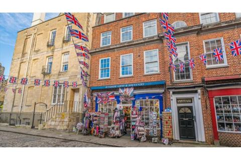 2 bed property, in Church Street, £400,000