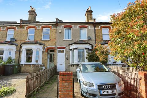 3 bed property, in Winterstoke Road, £575,000
