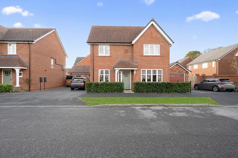 4 bed property, in Wharford Lane, £450,000
