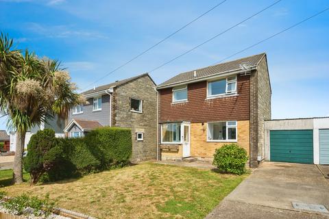3 bed property, in Mountbatten Drive, £365,000