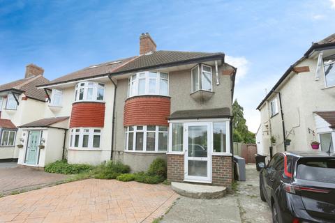 3 bed property, in Shooters Hill Road, £610,000