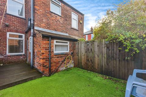 2 bed property, in Webb Lane, £210,000