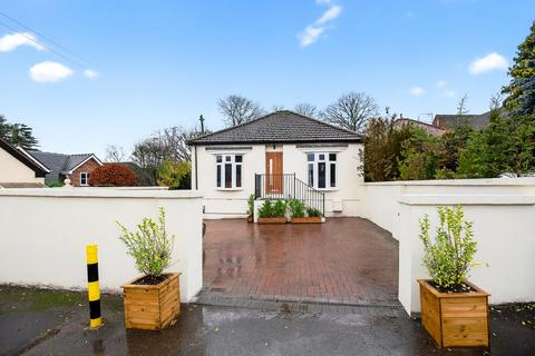 3 bed property, in Rosecroft Lane, £725,000