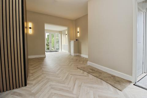 3 bed property, in Horbury Road, £325,000
