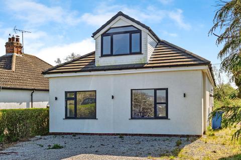 6 bed property, in Hull Bridge Road, £420,000