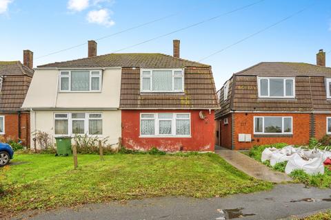 2 bed property, in Gosport Road, £190,000