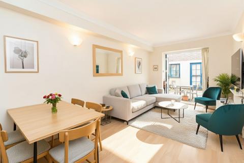 3 bed property, in Grange Yard, £750,000