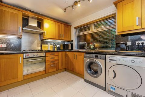 3 bed property, in Helsby Road, £265,000