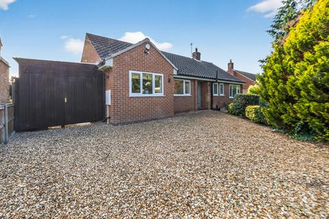 3 bed property, in Vicarage Lane, £450,000