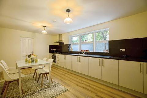 5 bed property, in Dalberg Road, £1,330,000