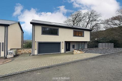 5 bed property, in Bryn Derw, £659,999
