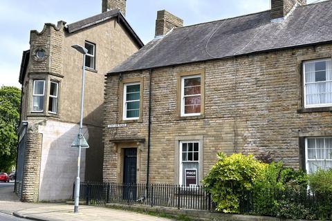 3 bed property, in Sycamore House, £190,000