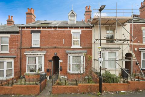 3 bed property, in Club Garden Road, £120,000