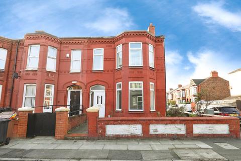 3 bed property, in Gladstone Road, £185,000
