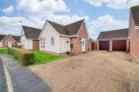 2 bed property, in Drapers Hill, £275,000