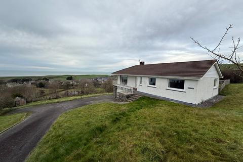4 bed property, in Llanon, £425,000