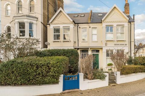 2 bed property, in Sisters Avenue, £900,000