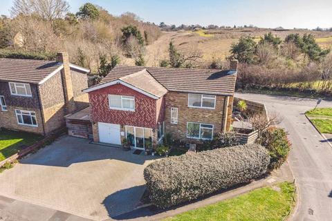 4 bed property, in Journeys End, £800,000