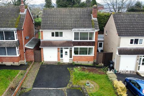3 bed property, in Chaffinch Road, £335,000