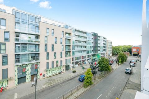 1 bed property, in Station Approach, £220,000