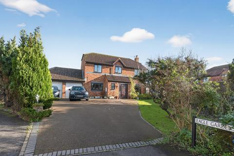 4 bed property, in Eagle Gardens, £485,000